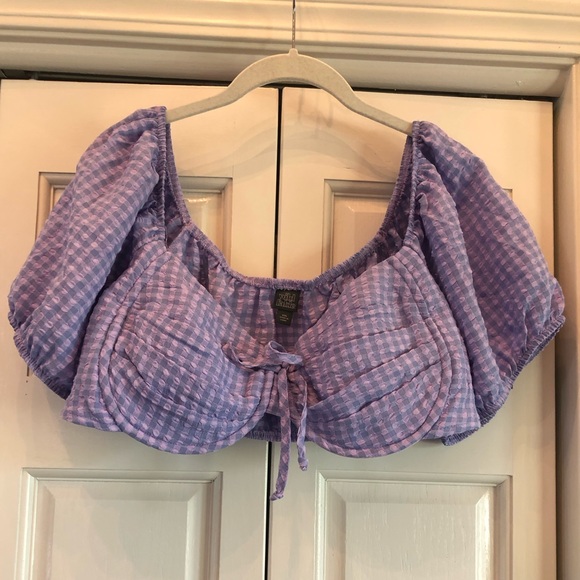 wild fable Tops - Wild Fable cropped underwire, purple top with puff sleeves, XXL